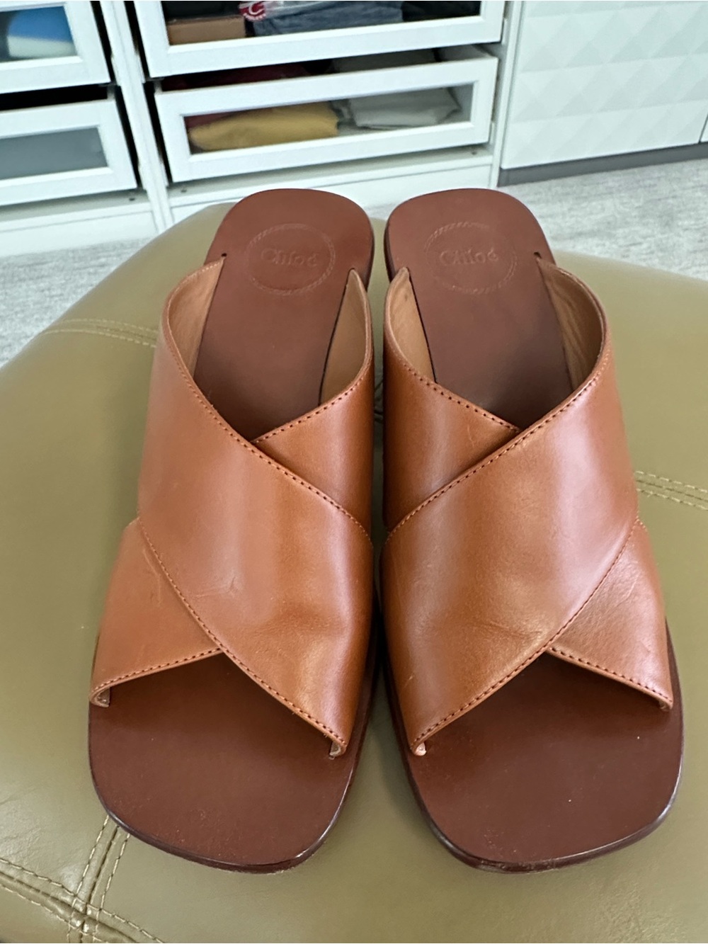 Stunning Chloe Laia leather sandal in “Ochre Delight.” Size 40. - Picture 2 of 6